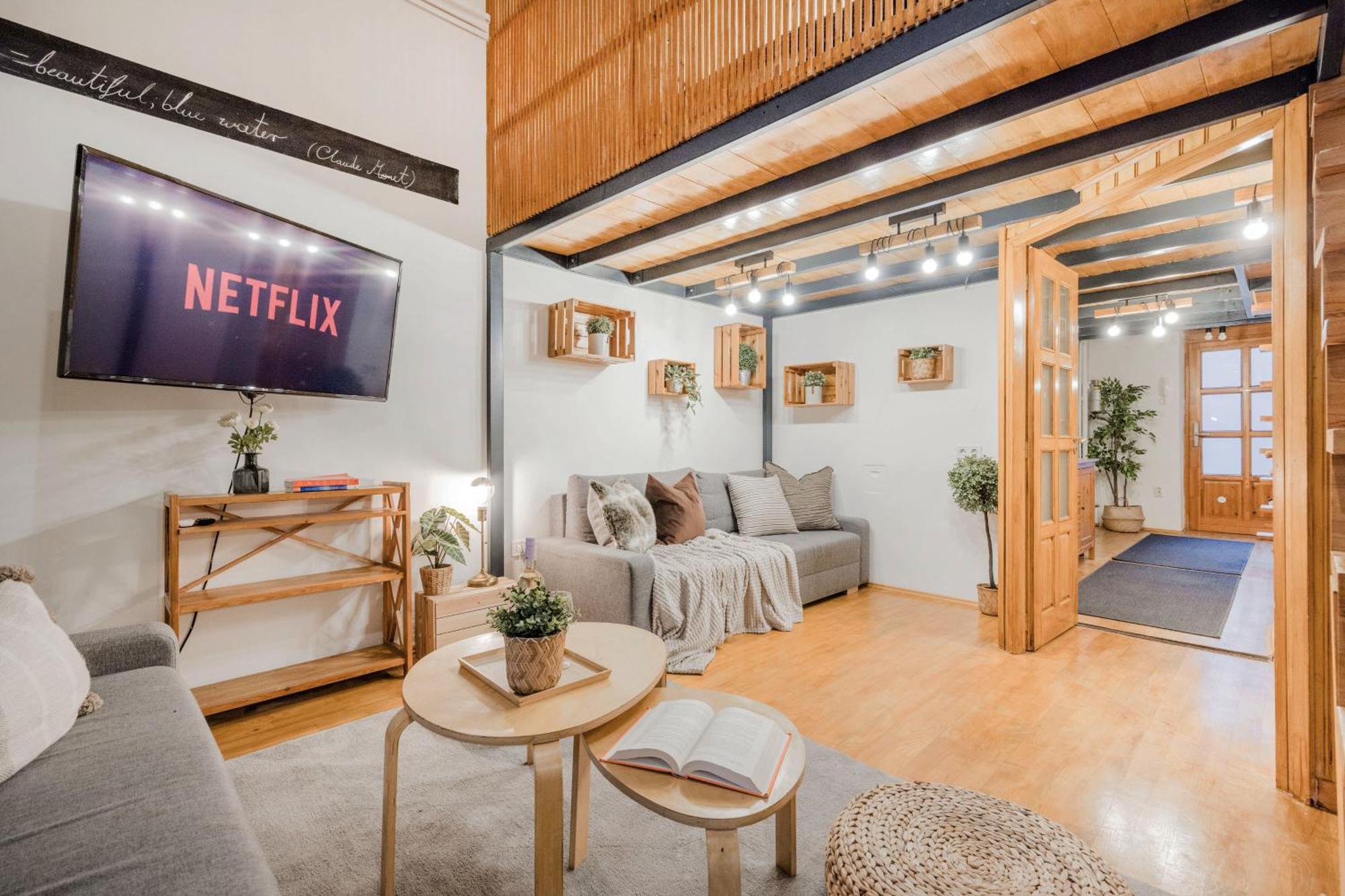 Wellness Wonderland: Garden, Sauna, Jacuzzi In Cbd Budapest Kültér fotó