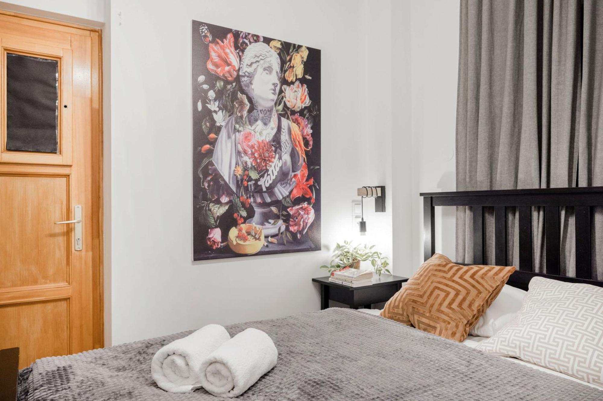 Wellness Wonderland: Garden, Sauna, Jacuzzi In Cbd Budapest Kültér fotó