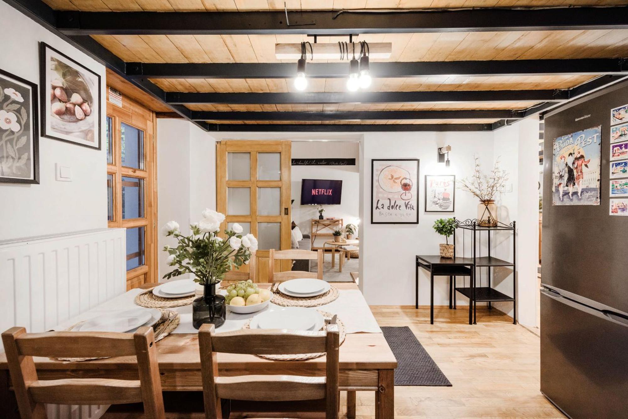 Wellness Wonderland: Garden, Sauna, Jacuzzi In Cbd Budapest Kültér fotó