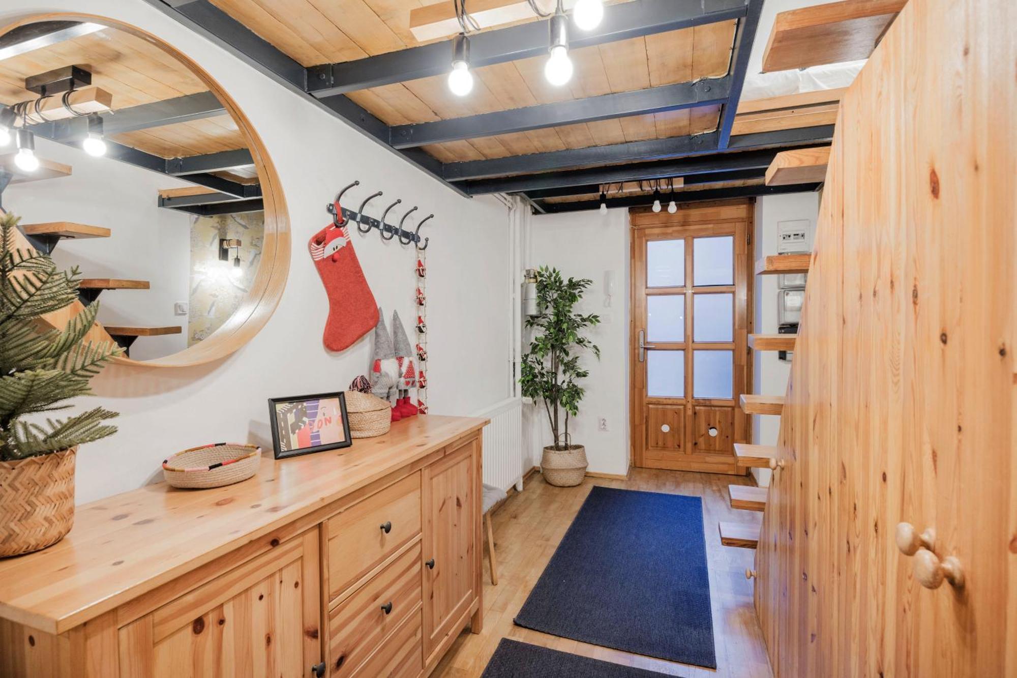 Wellness Wonderland: Garden, Sauna, Jacuzzi In Cbd Budapest Kültér fotó