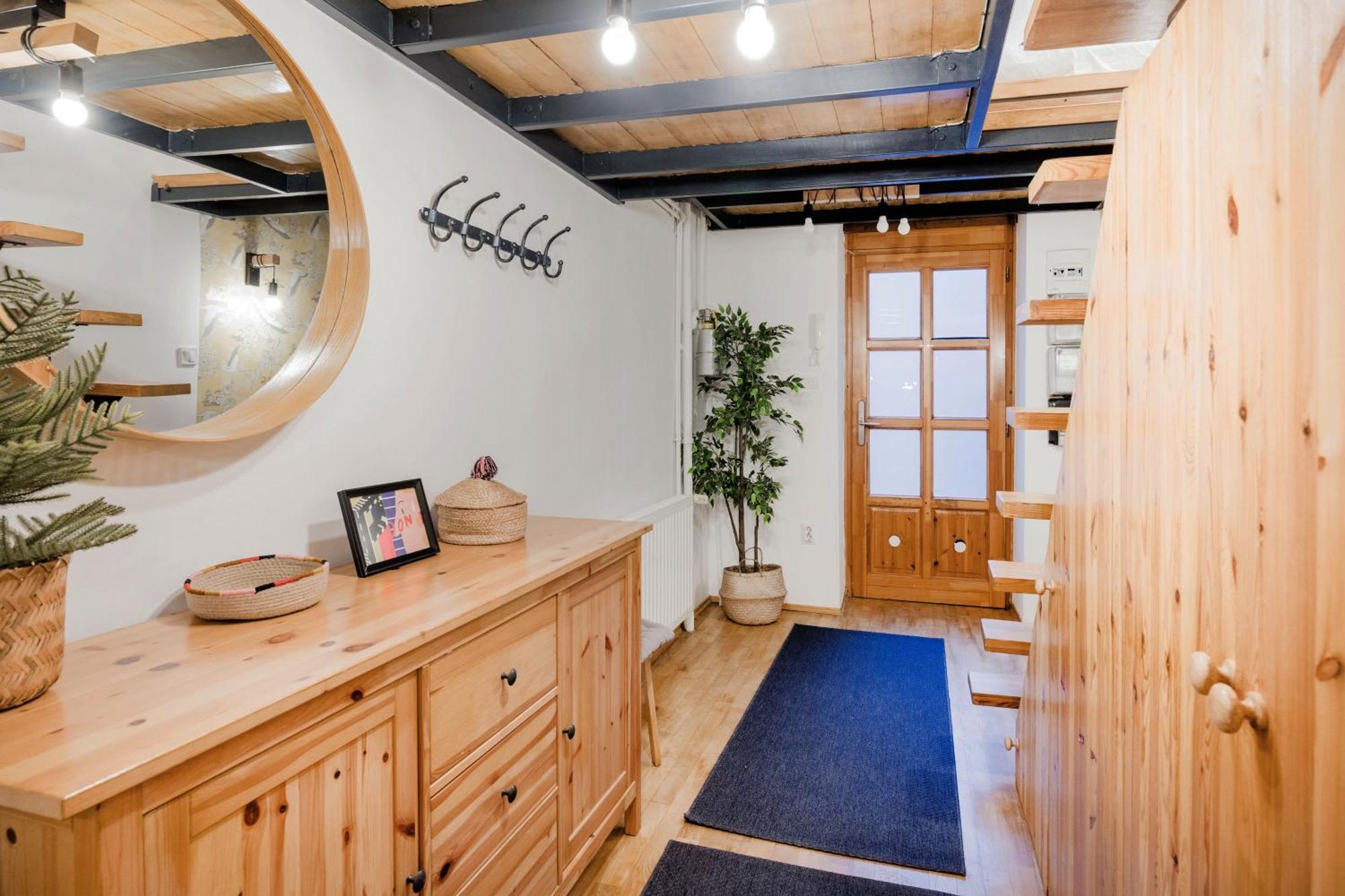 Wellness Wonderland: Garden, Sauna, Jacuzzi In Cbd Budapest Kültér fotó
