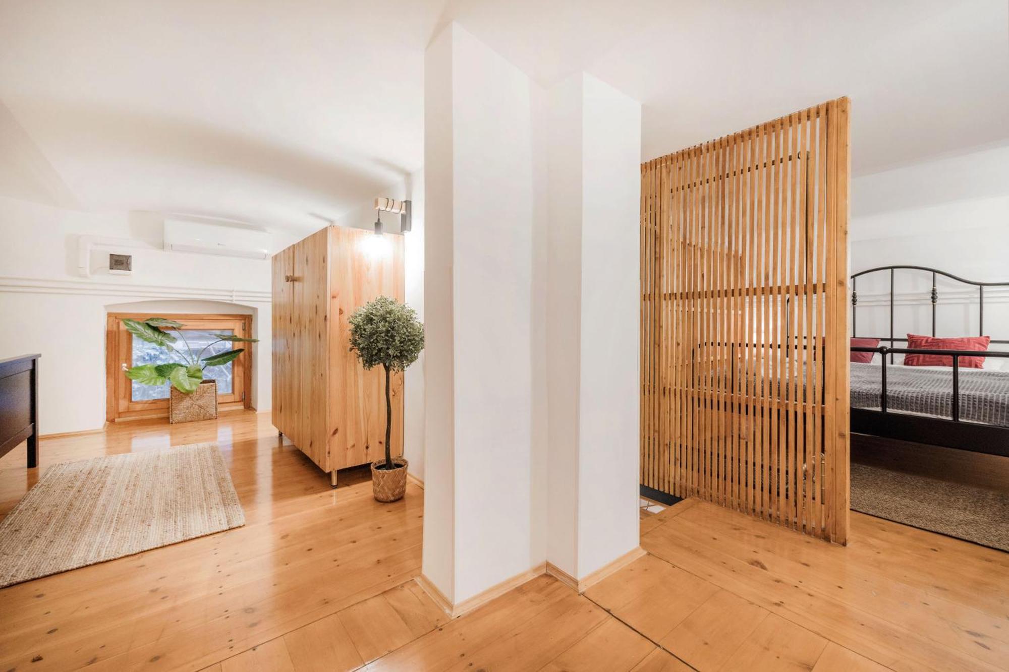 Wellness Wonderland: Garden, Sauna, Jacuzzi In Cbd Budapest Kültér fotó