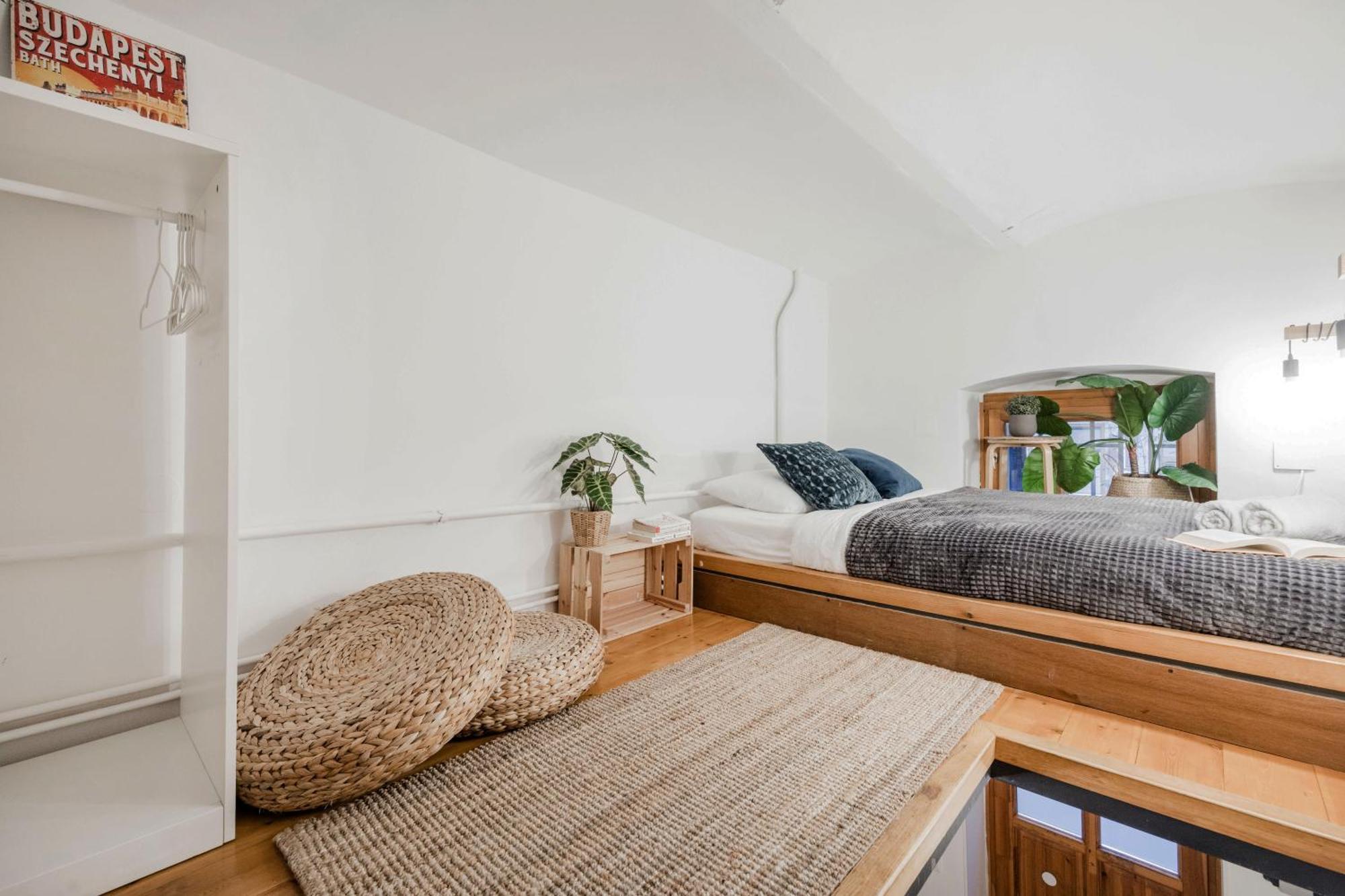 Wellness Wonderland: Garden, Sauna, Jacuzzi In Cbd Budapest Kültér fotó