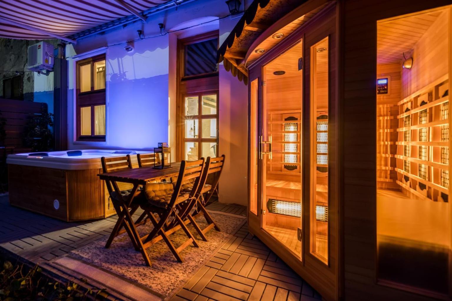 Wellness Wonderland: Garden, Sauna, Jacuzzi In Cbd Budapest Kültér fotó