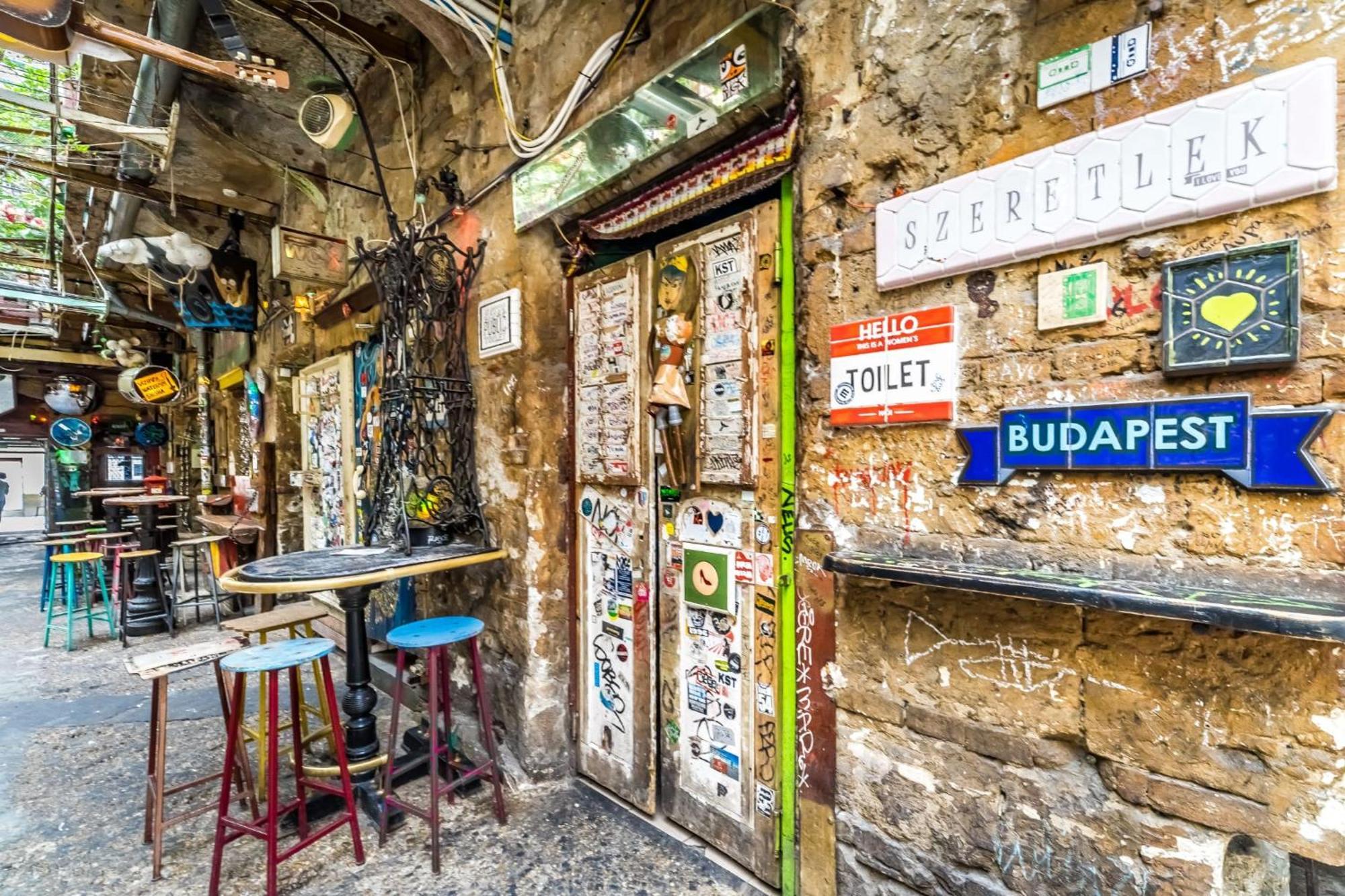 Wellness Wonderland: Garden, Sauna, Jacuzzi In Cbd Budapest Kültér fotó